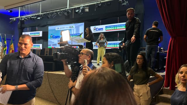 Entrega de microchips às escolas estaduais de Petrolina e Juazeiro