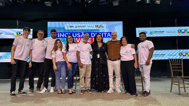 Entrega de microchips às escolas estaduais de Petrolina e Juazeiro