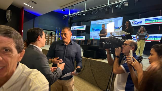 Entrega de microchips às escolas estaduais de Petrolina e Juazeiro