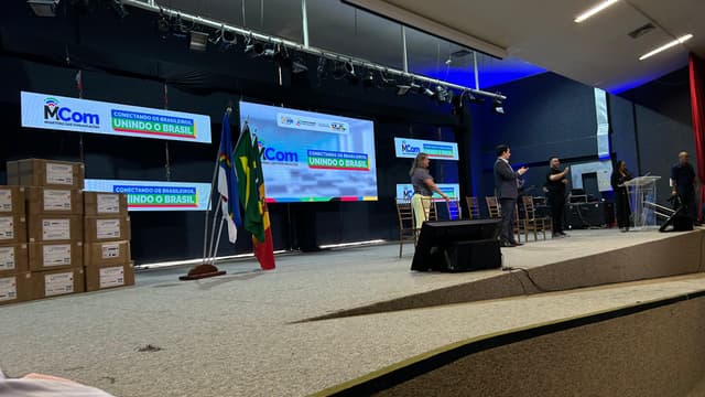 Entrega de microchips às escolas estaduais de Petrolina e Juazeiro