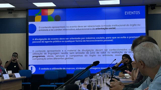 Reunião gerencial no MCom