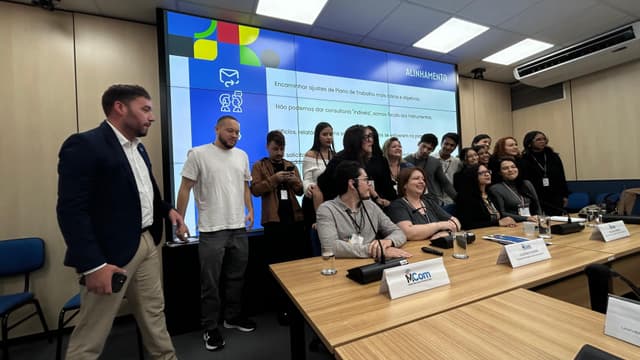 Reunião gerencial no MCom