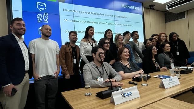 Reunião gerencial no MCom